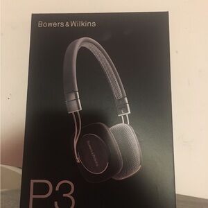 Bowers & Wilkins P3 Foldable Headphones - Black